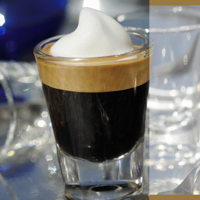 Caffè Con Panna 康寶藍咖啡